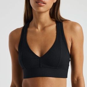 Tess V Bra in Black